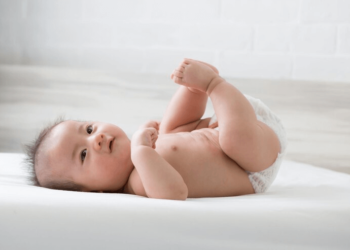 Подгузники для новорожденных: как выбрать вариант для нежной кожи