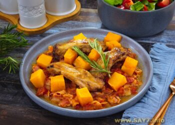 Ребрышки, запеченные с тыквой