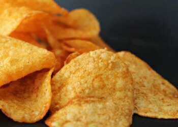 Картофельное наследие и более чистые ингредиенты: производитель чипсов Lay’s представляет обновление бренда