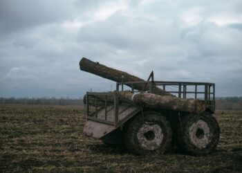 Робот под обстрелом эвакуировал тяжелораненого военного за 20 метров от позиций россиян