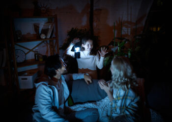 Будут работать без света. Девять приборов на аккумуляторах, которые помогут в блэкаут