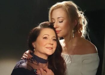 «Два года без Вас»: Тоня Матвиенко почтила память знаменитой мамы