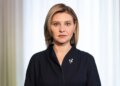 Must-have осени 2025: Елена Зеленская показала идеальный цвет пальто (ФОТО)