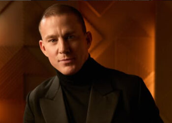 Ченнинг Тейтум целовался с молодой моделью на премьере своего нового фильма