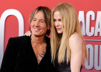 Николь Кидман впервые после объявления о разводе появилась на публике с дочерьми