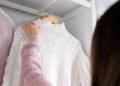 Этим трюком пользуются в отелях: что положить в шкаф, чтобы вещи пахли богатством