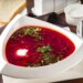 Один ингредиент «перевернет» вкус борща: он уже есть на вашей кухне