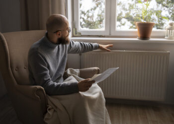 Старинный британский метод, сохранивший тепло в доме: отопление не придется выкручивать на максимум