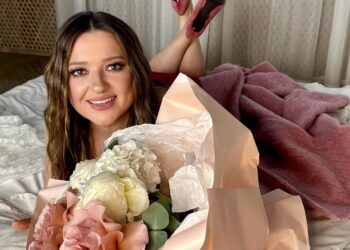 Наталья Могилевская горячо поцеловала Тину Кароль и выразила свое расположение — Козловский завидует (ФОТО)