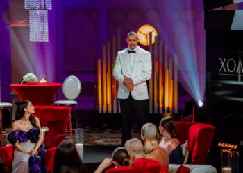 Так и не дождалась церемонии роз: кто из участниц со скандалом покинула шоу «Холостяк» (ФОТО)