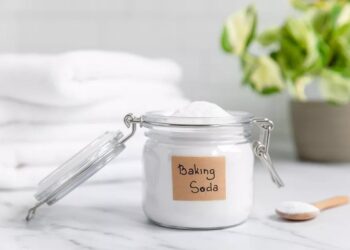 Выбросьте дорогие скрабы! 5 рецептов с пищевой содой, которые сделают кожу идеальной