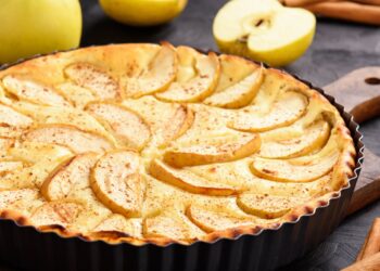 Полейте этим пирог – и он будет чрезвычайно влажным: секретный рецепт (ВИДЕО)