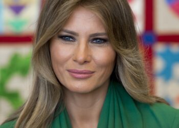 Гринч за 2 минуты: Меланию Трамп критикуют за безразличие к Рождеству (ФОТО, ВИДЕО)