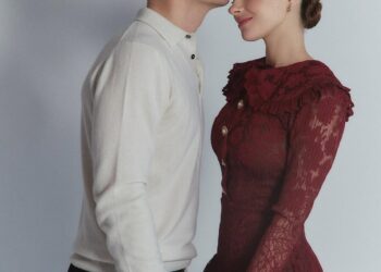 Екатерина Остапчук похвасталась бриллиантовым кольцом и рассказала о весеннем венчании (ФОТО)