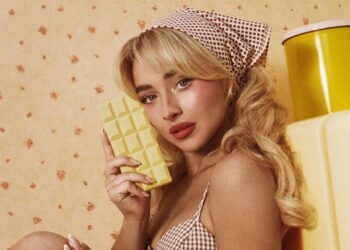 Сабрина Карпентер выпустила новый парфюм — с запахом лимонного пирога и взбитых сливок