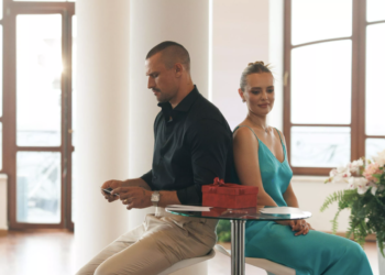 Скандальная участница «Холостяка-14» призналась, что стало с драгоценным украшением, которое подарил Цымбалюк (ФОТО)