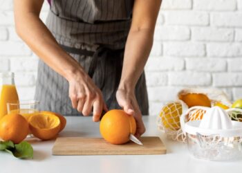 Если видите на апельсине «пупок» — покупайте сразу: в таком фрукте не будет косточек