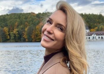 «Фото с красивым мужчиной»: Боржемская показала 16-летнего сына