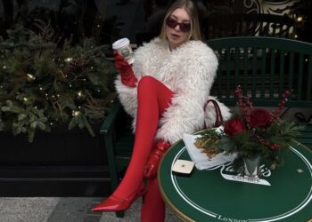 Цвет, фактура и плотность: какие колготки выбрать, чтобы выглядеть стильно в этом сезоне? (ФОТО)