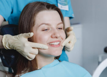 Что важно знать пациенту при имплантации верхних зубов