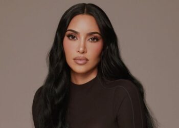 Ким Кардашьян удивила взрослым видом на фото, где ей 11 лет