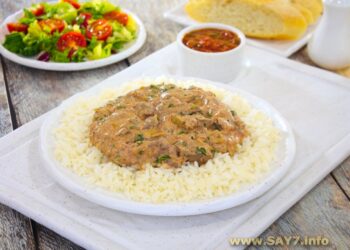 Куриная печень в томатно-сметанном соусе