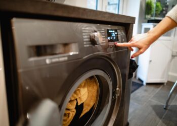 Если свет пропадает во время стирки: что нажать на стиральной машинке