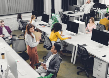 Кто из украинских разработчиков получает самые высокие зарплаты – результаты опроса DOU