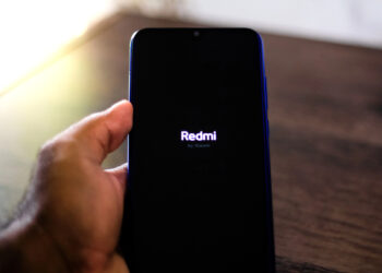 Redmi показала Turbo 5 Max с аккумулятором 9000 мАч и новым корпусом