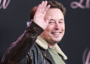 Маск заявил, что Tesla возобновит работу над суперкомпьютером Dojo