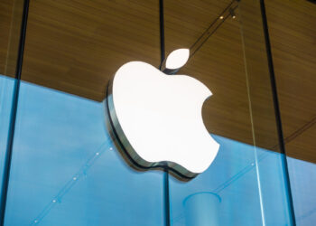 Apple начала разрабатывать ИИ-значок с камерами, микрофонами и поддержкой Siri