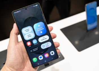 Galaxy S26 Ultra может дебютировать с дисплеем, который не нуждается в защитном стекле