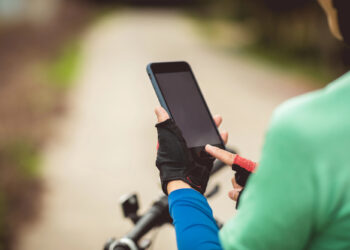 Google Maps позволил говорить с Gemini во время пешей прогулки или велопоездки