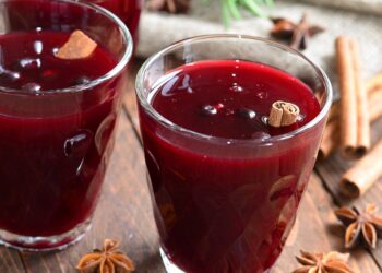 И напиток, и десерт: почему в моду возвращается кисель из прошлого (ВИДЕО+РЕЦЕПТ)