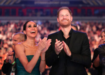 Кардашьян объяснила, почему удалила фото принца Гарри и Меган Маркл с дня рождения ее мамы