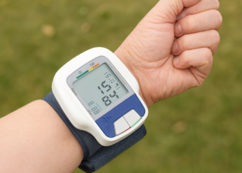 Какие особенности выбора тонометра на запястье?