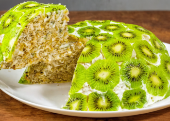 Этот шикарный тортик готовится без духовки: самый простой десерт своими руками (РЕЦЕПТ)