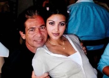 Ким Кардашьян трогательно почтила память отца в день его 82-летия