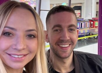 Сопонару с мужем со второй попытки покорила знаменитую гору в ЮАР