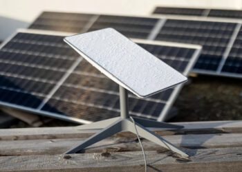 Starlink разрешили верифицировать в отделениях Нової пошти и Укрпошти