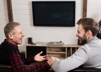 Манипуляции с детства, управляющие взрослой жизнью: 5 действий родителей, оставляющих глубокий след
