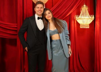 Больше нечего делить с Горняком: жена Остапчука показала разрушенный обстрелом дом (ФОТО)