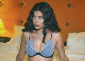 Андраде шокировала признанием, что возвращалась ко всем бывшим