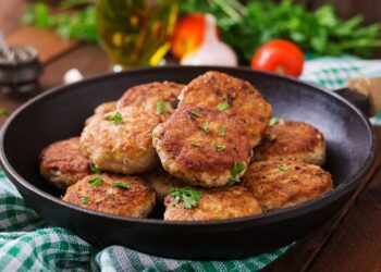 В этих котлетах нет мяса, а получаются более вкусные, чем мясные: аппетитные и очень сочные (РЕЦЕПТ)