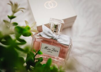 10 популярных ароматов, которых чаще всего избавляются после покупки