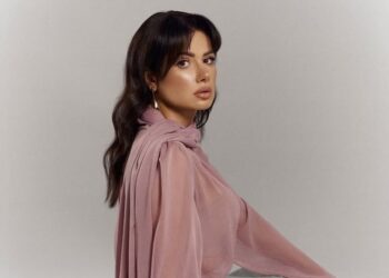 «Не влажу в 80% своих вещей»: Шаманская пожаловалась на резкий набор веса