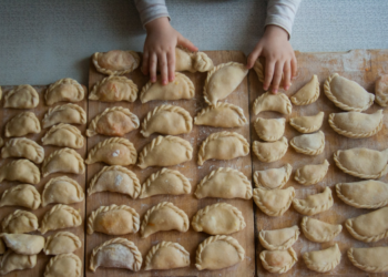 Не лейте это в кастрюлю – замешайте в тесто: один ингредиент сделает вареники шикарными