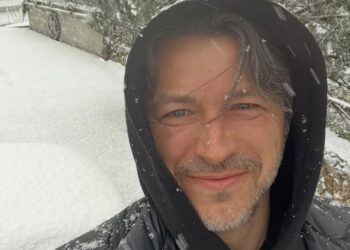 «После подъема на 21 этаж»: Притула запостил забавное селфи с дочками