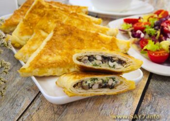 Конвертики из лаваша с курицей и грибами