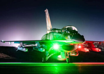 Израиль обнародовал фото F-16I с четырьмя ракетами Rampage для дальних ударов